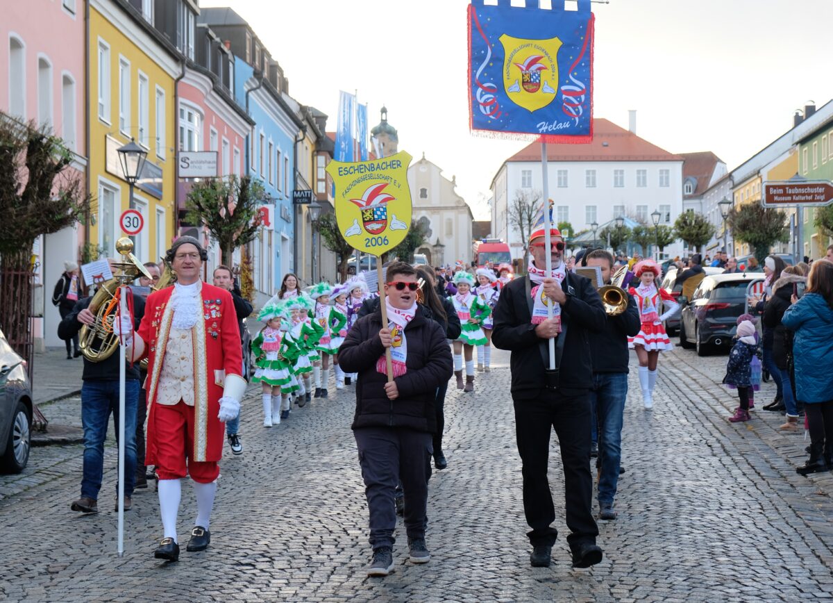 Stadtplatz verwandelt sich zu einem Ort der Lebensfreude