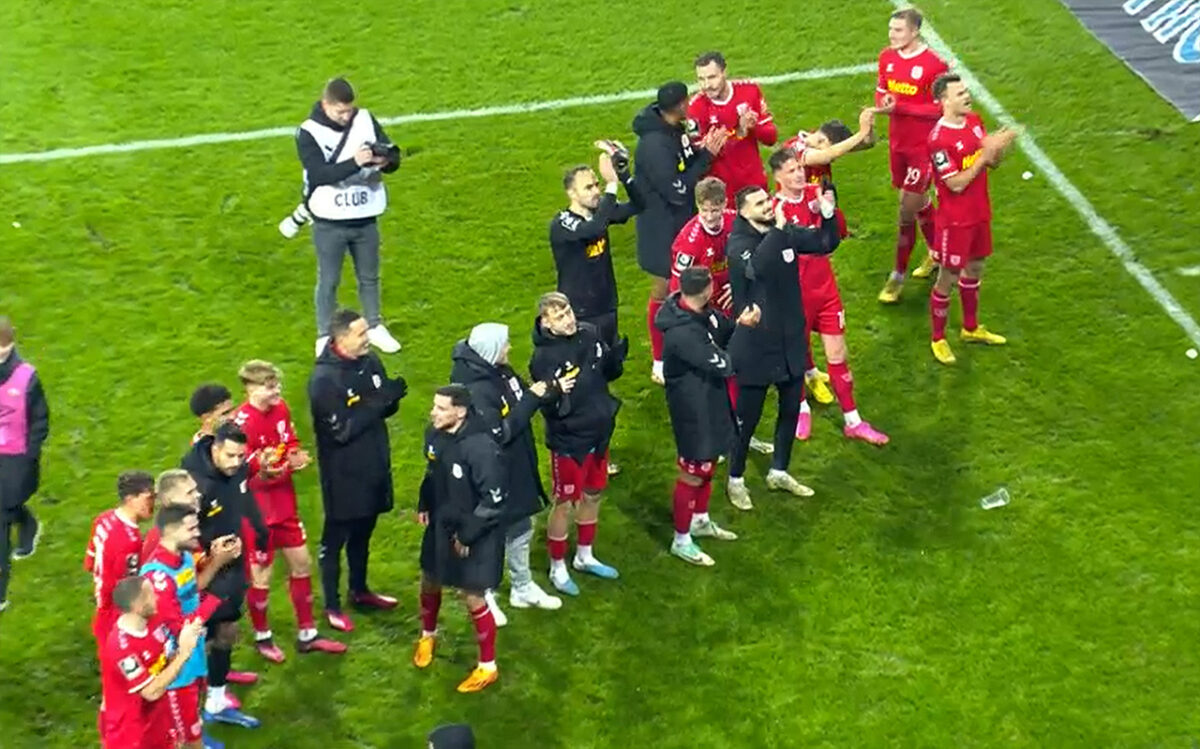 Jaaaa, ihr seid Spitze: Jahnsinn in Dresden, Ballas köpft Regensburg zum 9. Sieg