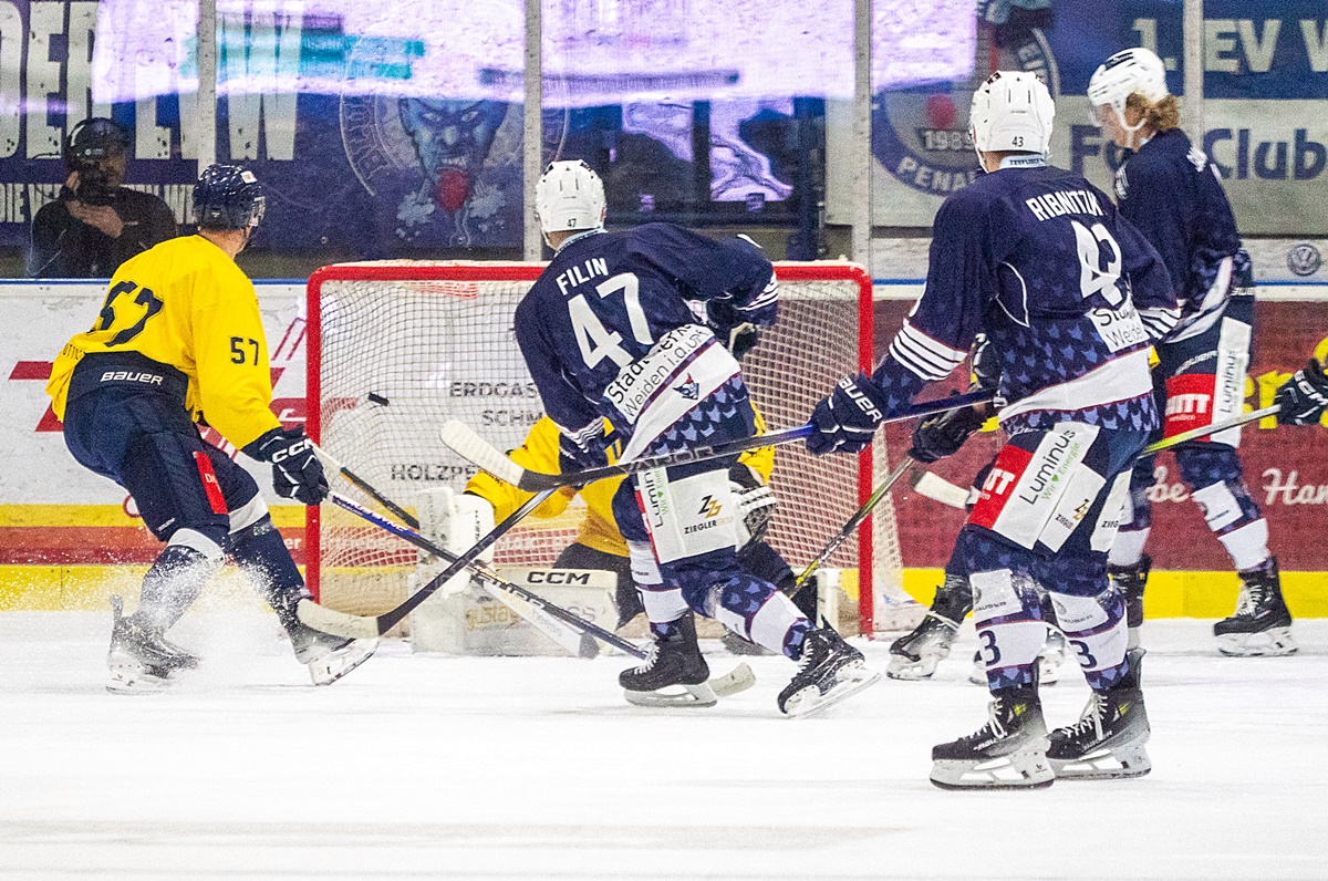 Blue Devils Weiden mit erwarteten 7:2 Heimsieg