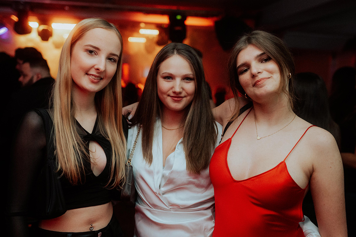 Bildergalerie: Eine heiße Partynacht im Hashtag Weiden