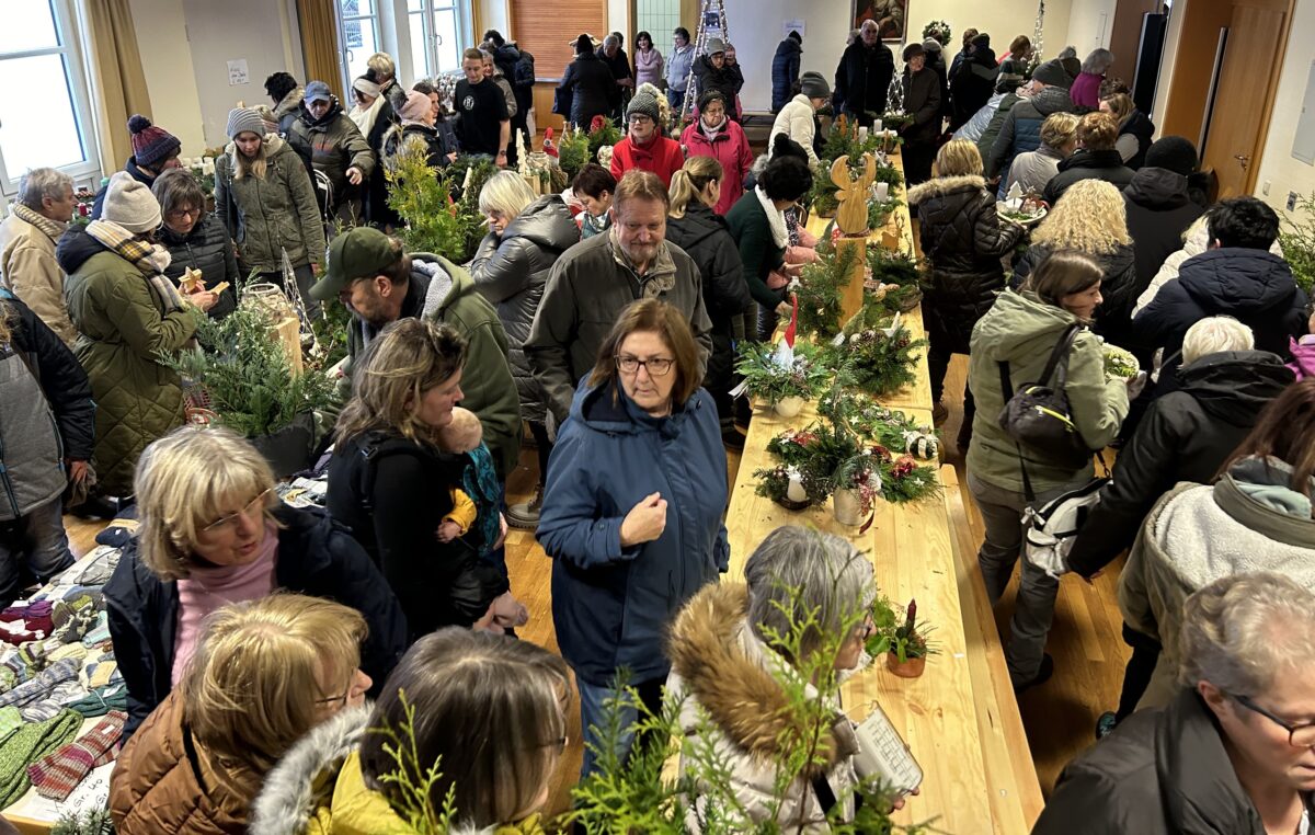 Großer Besucheransturm auf dem Advents- und Weihnachtsbasar in Immenreuth