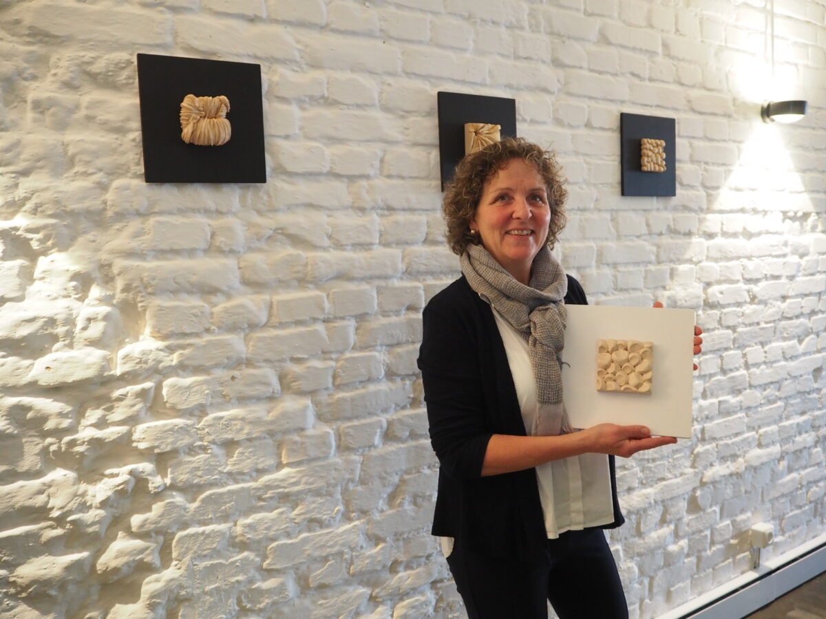 Holzkunstwerke von Irene Meier im Kaffeekollektiv