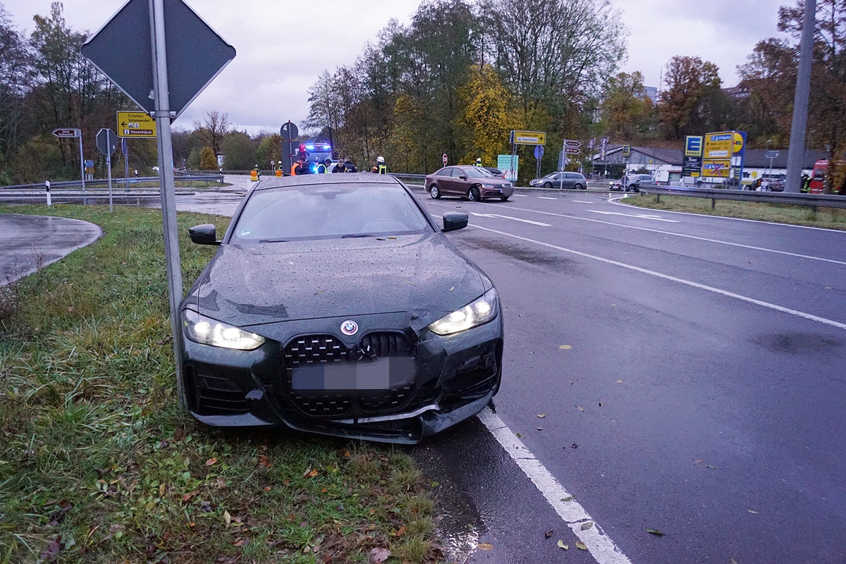 Russweiherkreuzung: Zwei Verkehrsunfälle kurz hintereinander