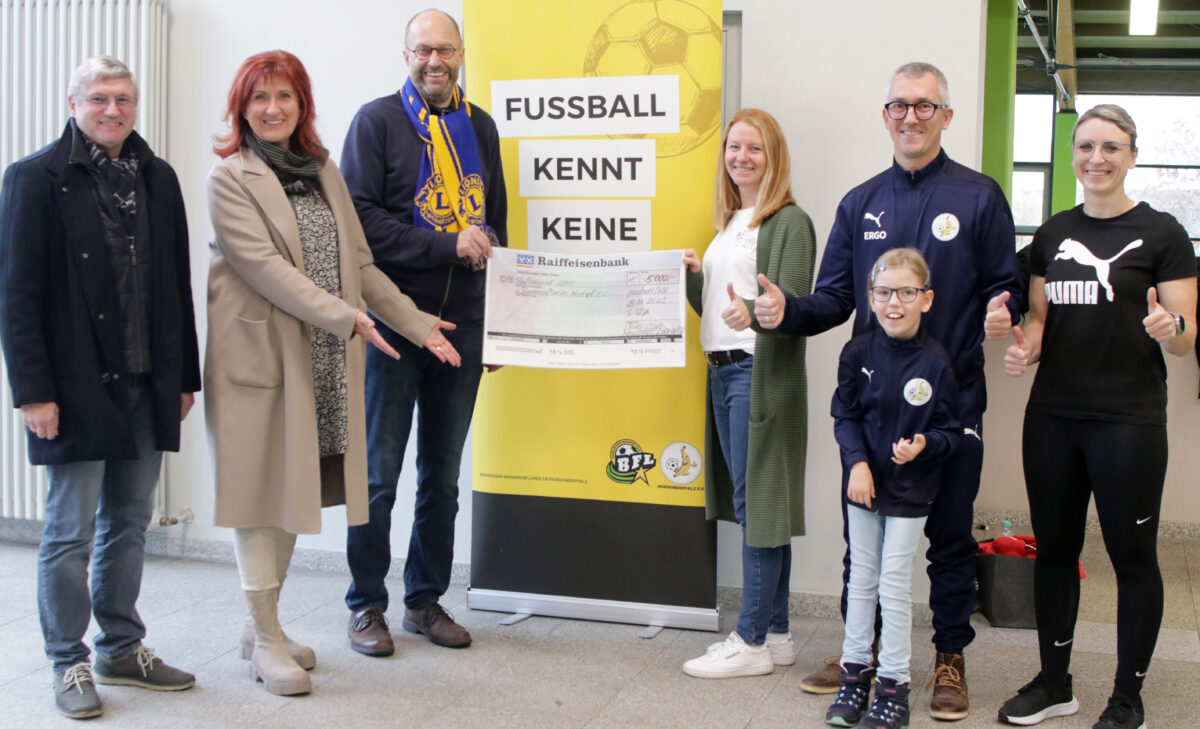Zum Trainingsauftakt gibt es ein besonderes Geschenk