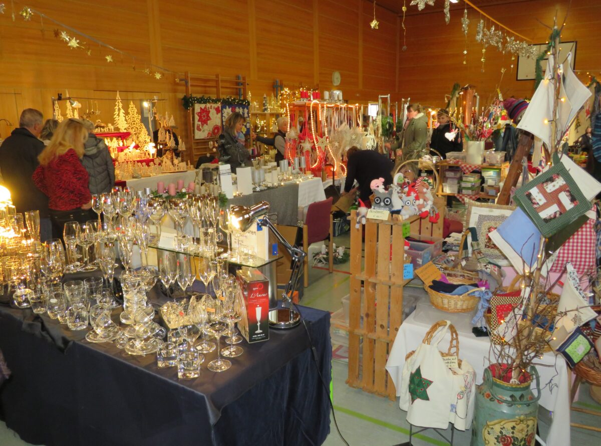 Weihnachtlicher Glanz im Gemeindezentrum