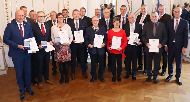 Kommunale Verdienstmedaille: Jahrzehntelang politische Verantwortung übernommen