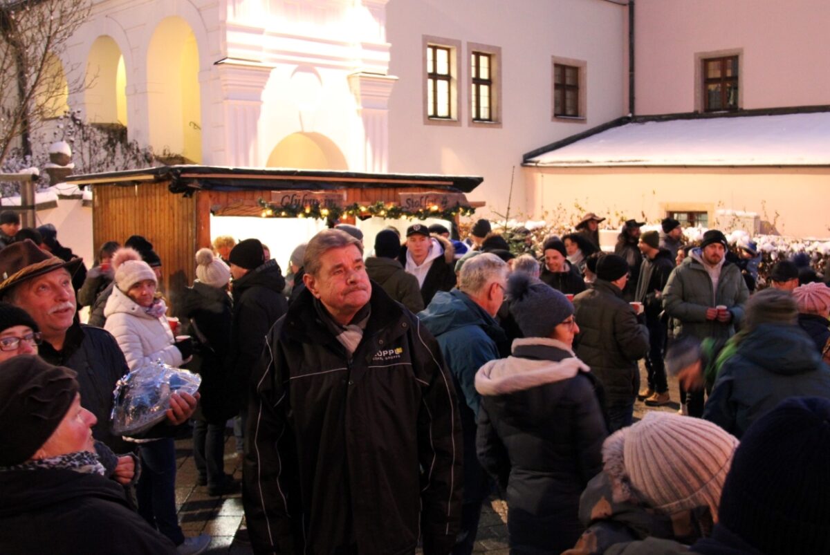 Weihnachtsmarkt der Musikschule zog Hunderte Besucher an