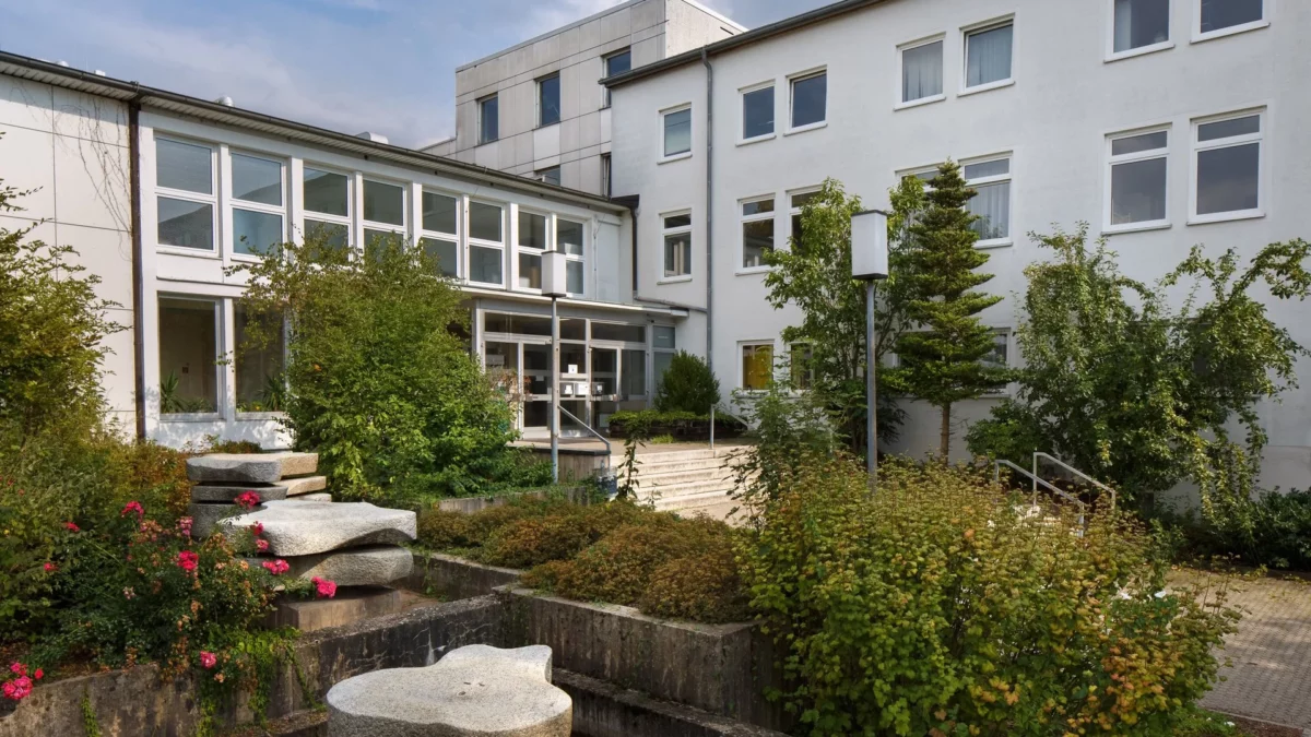 Sammelstelle von Space Eye ab Januar im ehemaligen Krankenhaus Neustadt/WN