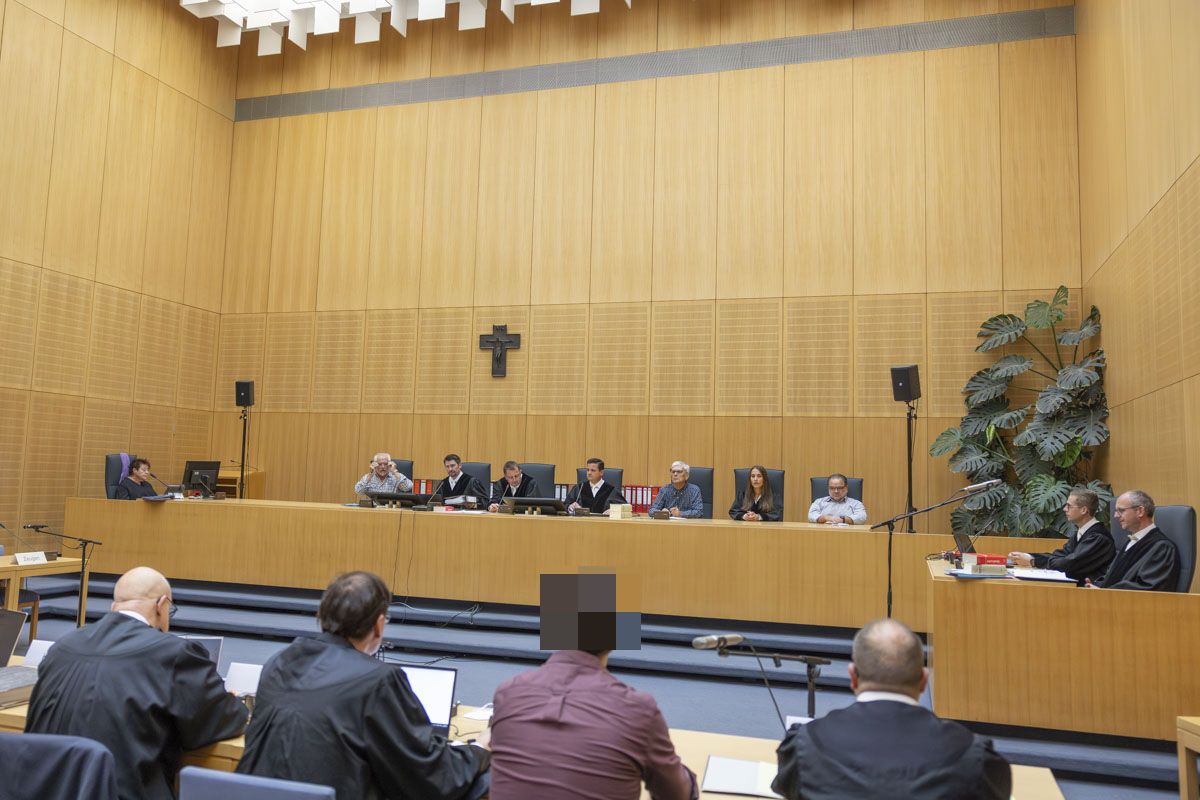 Sohn sagt im WSW-Prozess aus: „Vollstes Vertrauen in meine Mutter“