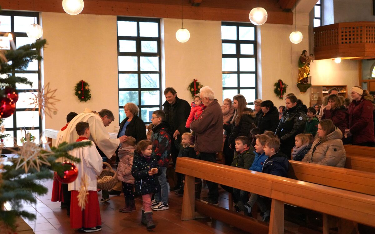 Weihnachtssegen für die Kinder in Waldthurn