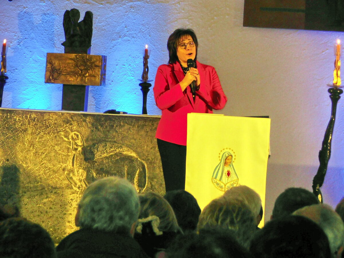 Adventskonzert mit Sängerin Brigitte Traeger trotz Corona erfolgreich