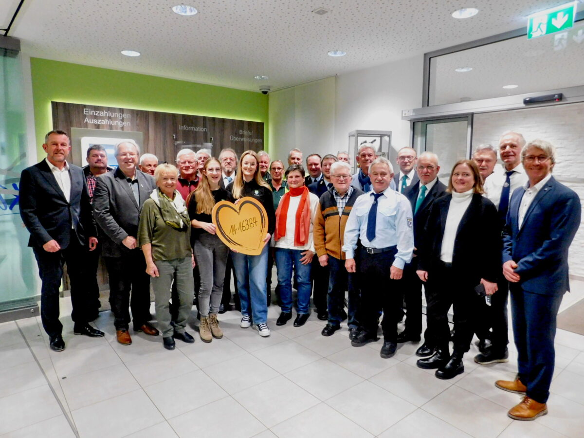 Raiffeisenbank schüttet Spendenfüllhorn aus
