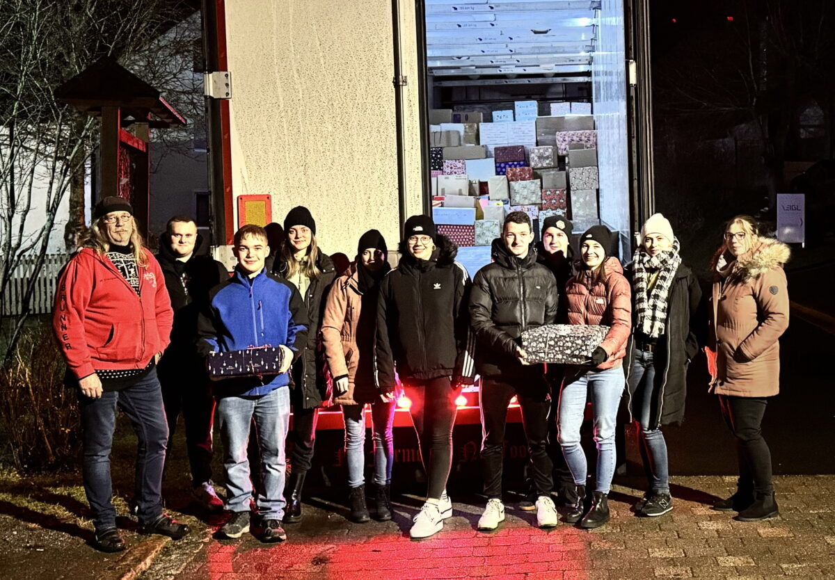 Landjugend Haidenaab-Göppmannsbühl sammelt für Weihnachtstruckeraktion der Johanniter