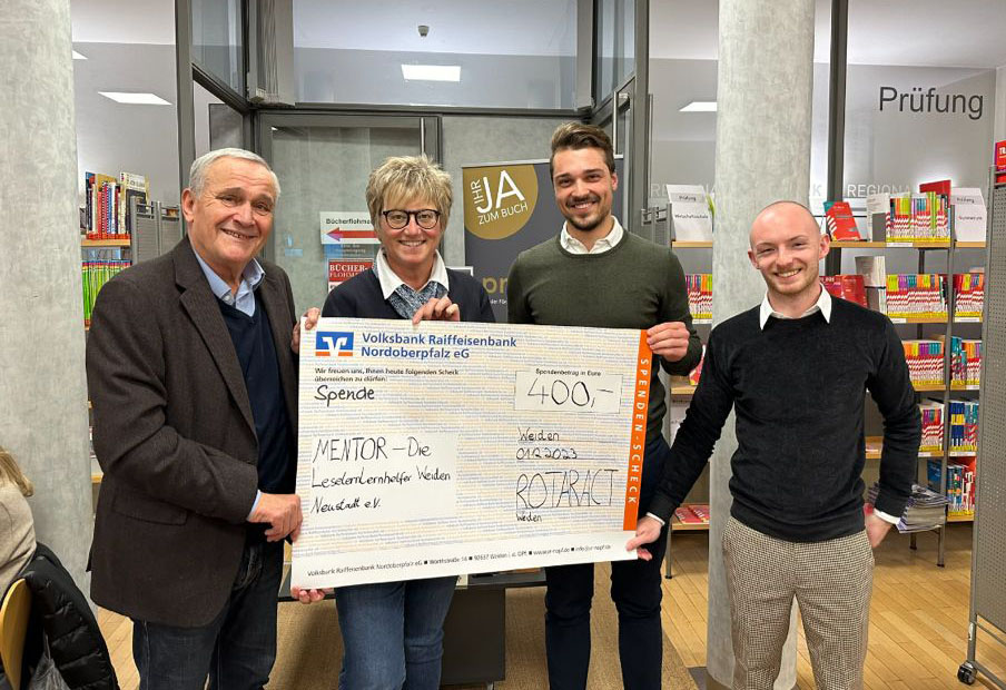 Rotaract spendet für Lesementoren