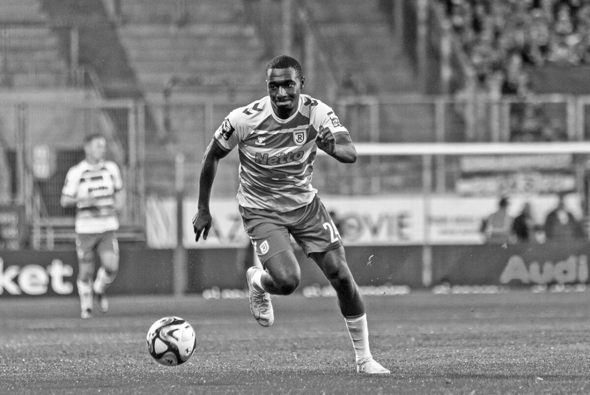 SSV Jahn nach dem Tod von Diawusie: „Lasst uns für Agy spielen“