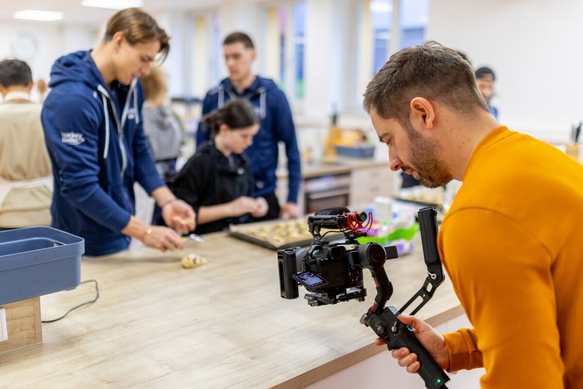 „Zusammen für mehr Courage im Alltag“ – Videoprojekt mit den Blue Devils Weiden