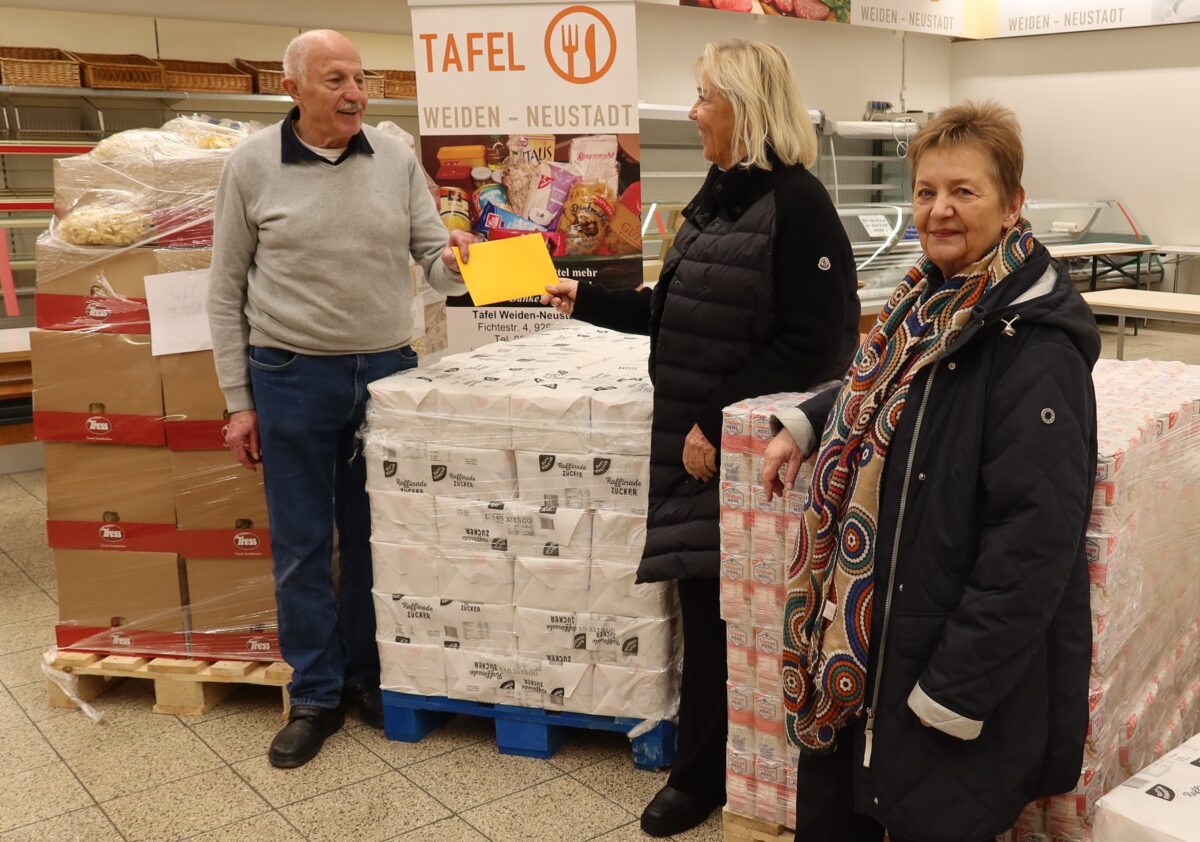 „Inner Wheel Club Weiden“ spendet 3.000 Euro für die Tafel