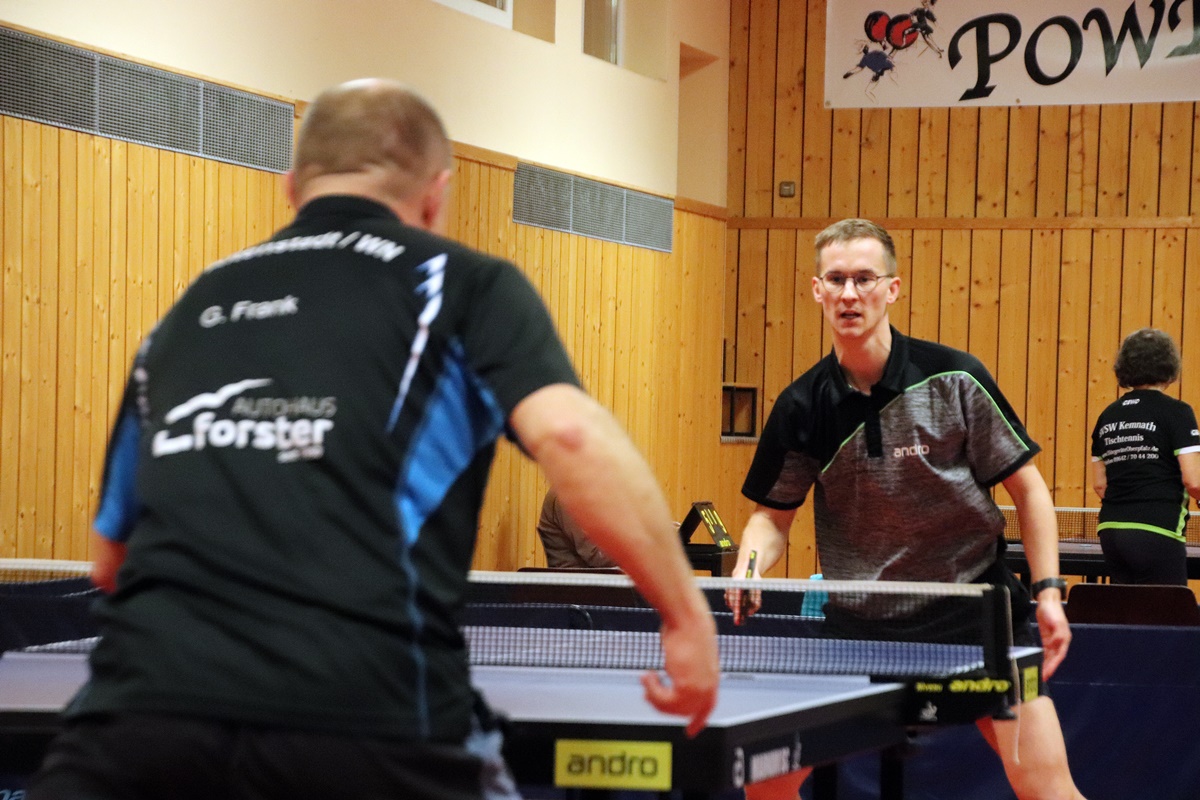 Tischtenniscracks des SV Altenstadt/WN sind gegen Spitzenreiter Eschenbach chancenlos