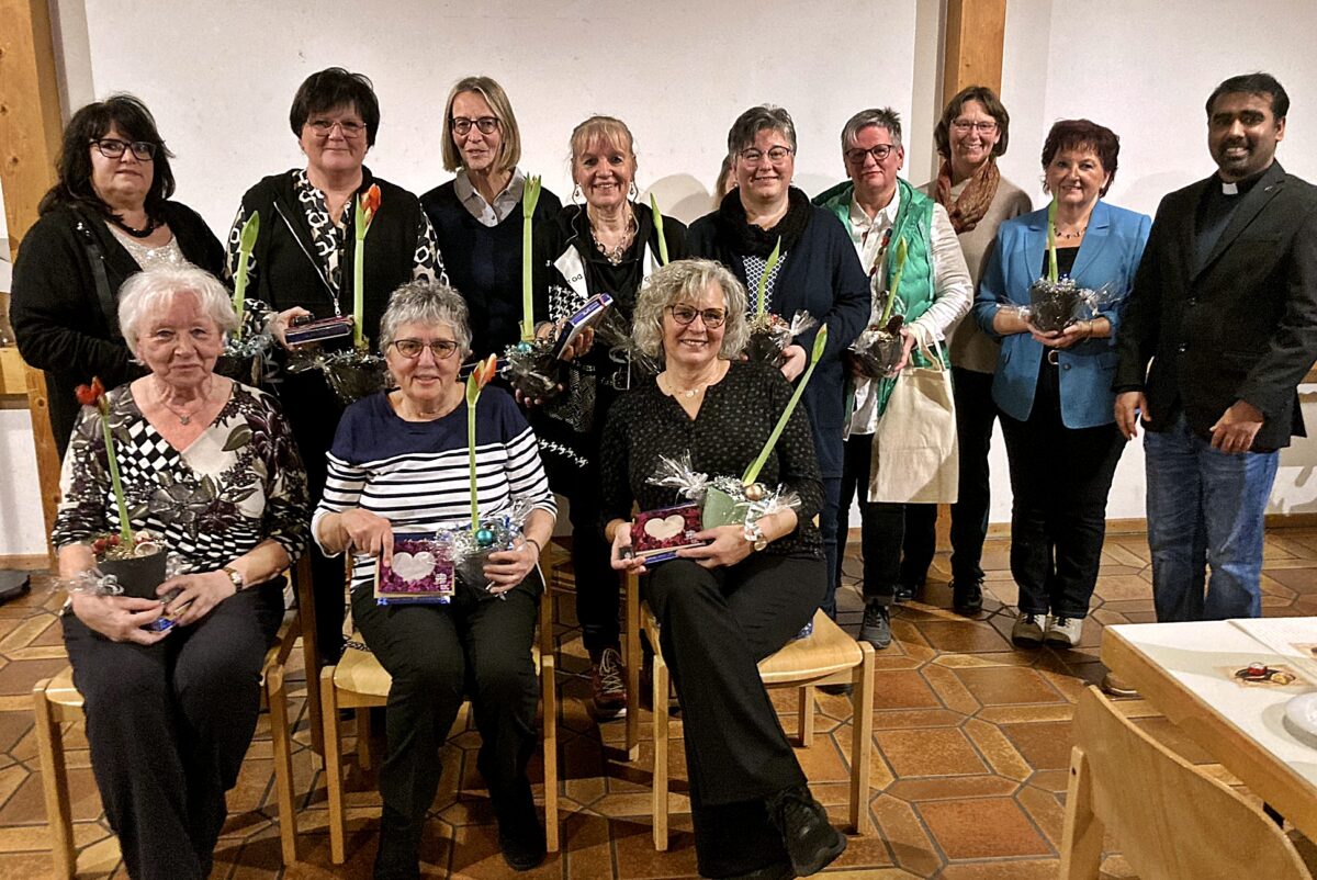 Adventfeier des Frauenbunds St. Konrad: Ehrungen für langjährige Mitglieder
