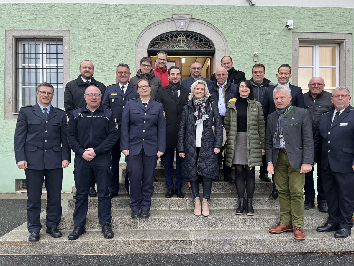 Gute Zusammenarbeit Zoll, Grenz- und Bundespolizei in Waidhaus