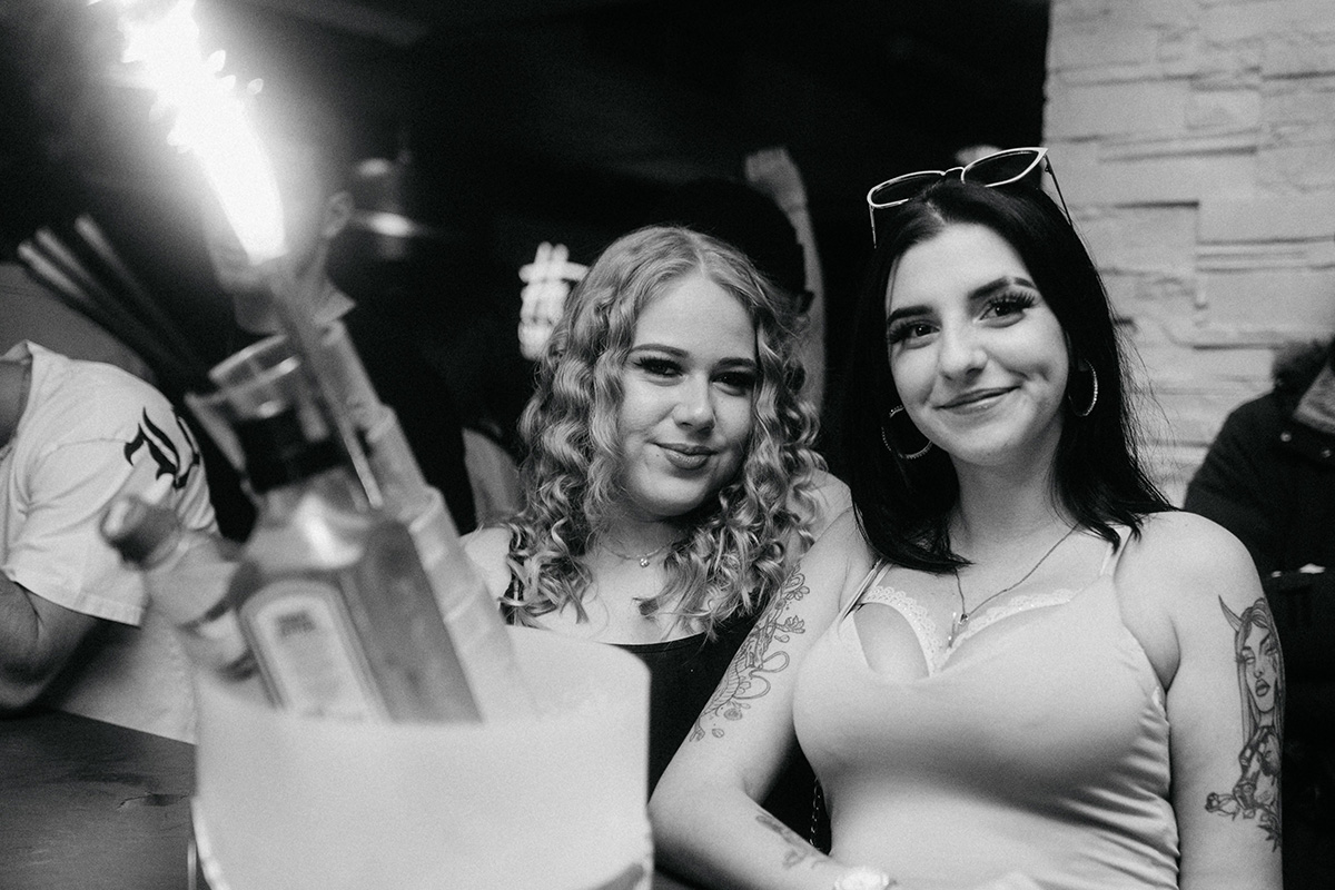Bildergalerie: Feiern bei der Blackedout Party in Weiden