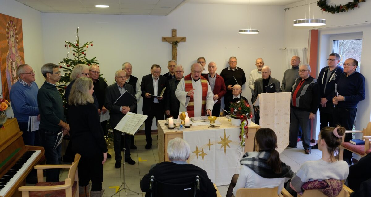 Liedertafel gestaltet Weihnachtsmesse im BRK-Seniorenzentrum