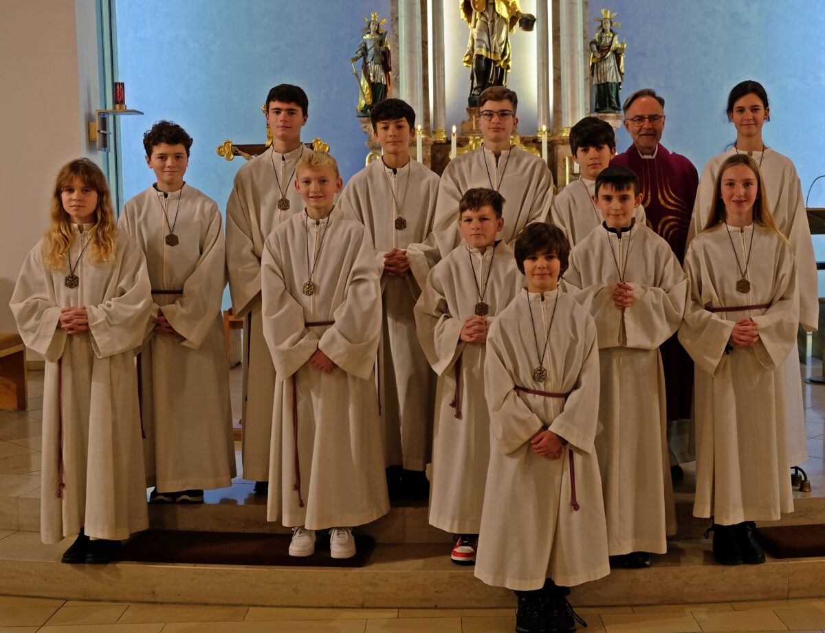 Ministrantenneuaufnahme bei Familiengottesdienst in Letzau
