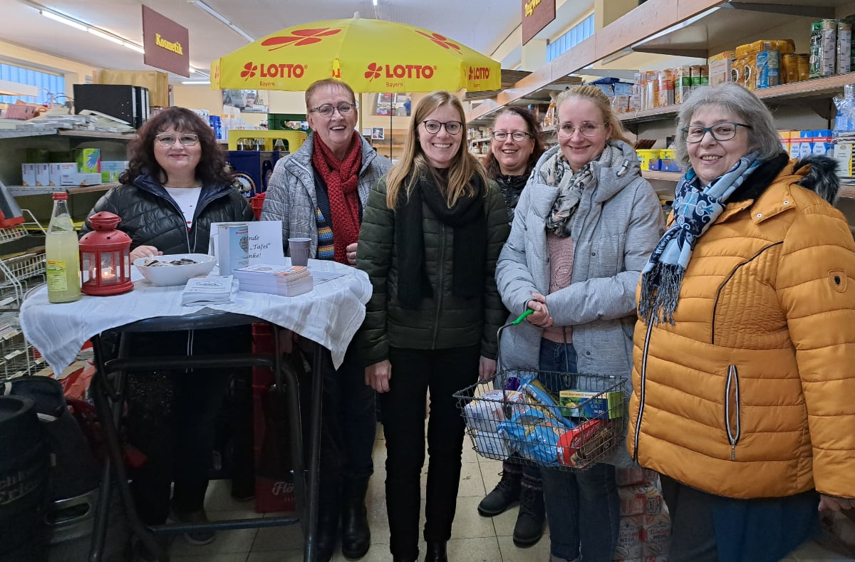 Flossenbürger SPD-Frauen sammeln Lebensmittel für die Tafel Weiden-Neustadt
