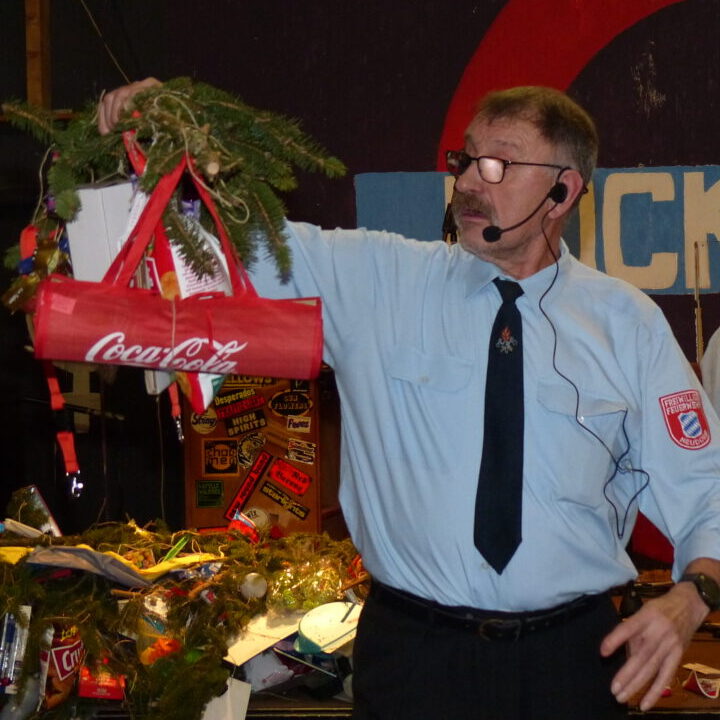 Feuerwehr Neudorf lädt zur Christbaumversteigerung