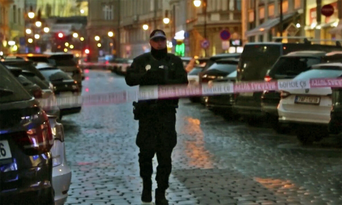 Nach dem Amoklauf an der Prager Karls-Universität: Professor und Kollegen „in Ordnung“