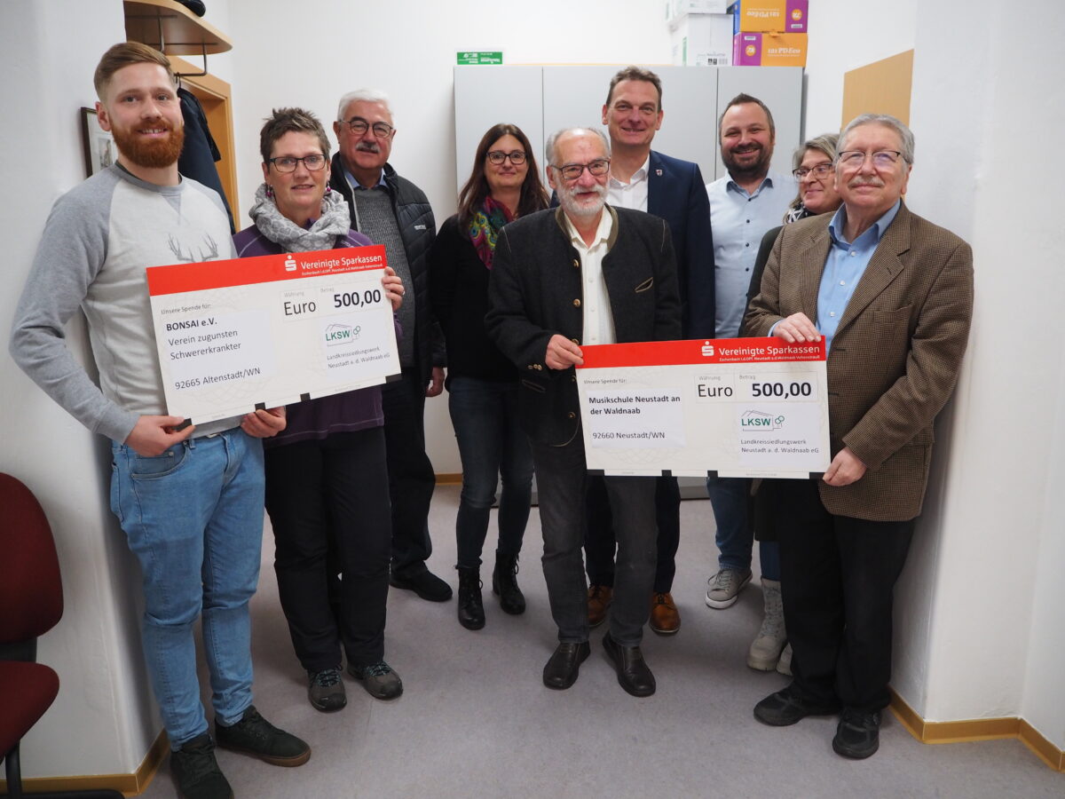 Landkreissiedlungswerk spendet 1.000 Euro an zwei Vereine