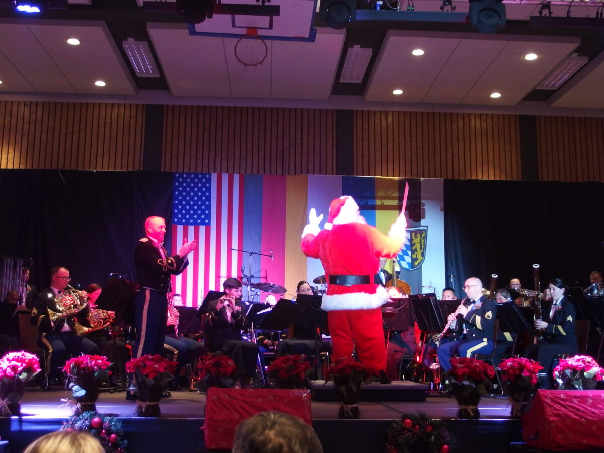 US-Army lädt ein: Weihnachtskonzert „Home for the Holidays“