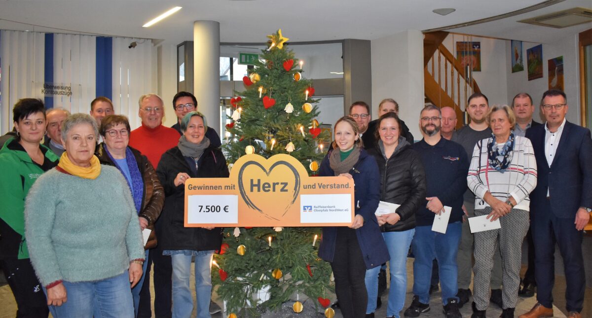 Riesige Spende erhöht Weihnachtsvorfreude der Vereine