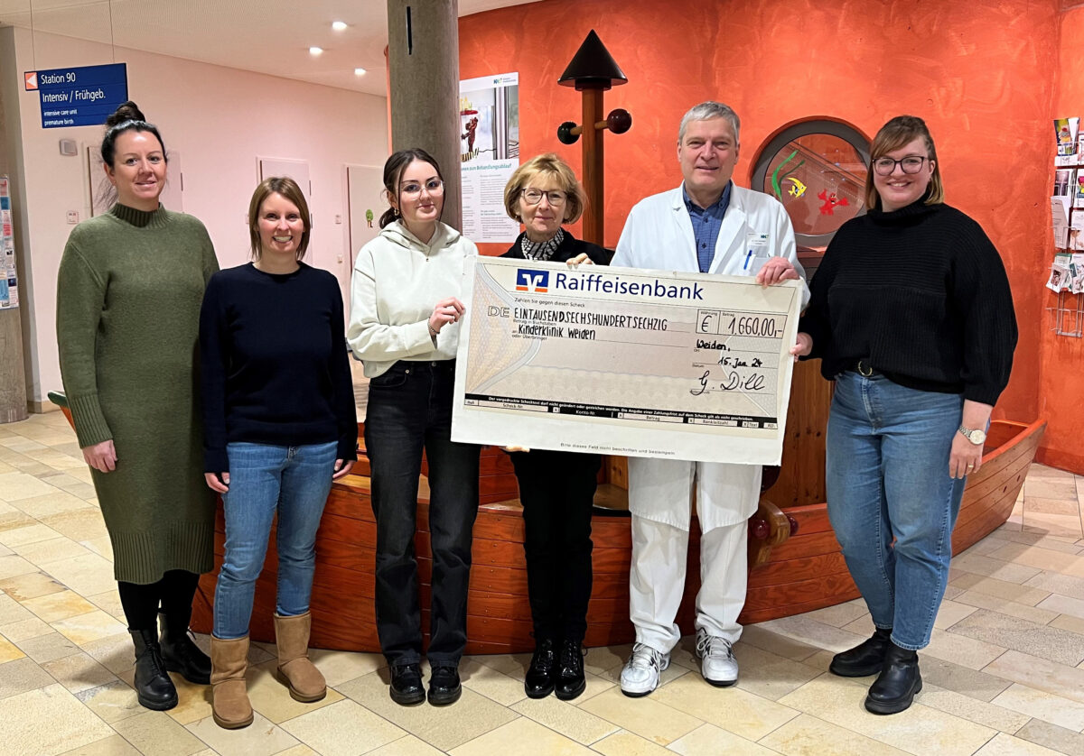 Schüler der FOS/BOS spenden an Kinderklinik am Klinikum Weiden