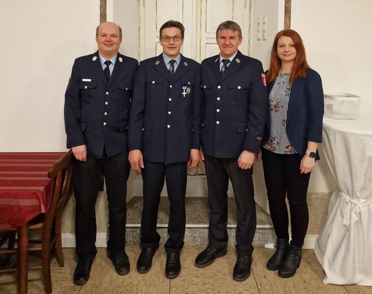 Feuerwehr Brünst setzt auf ihre bewährten Kommandanten