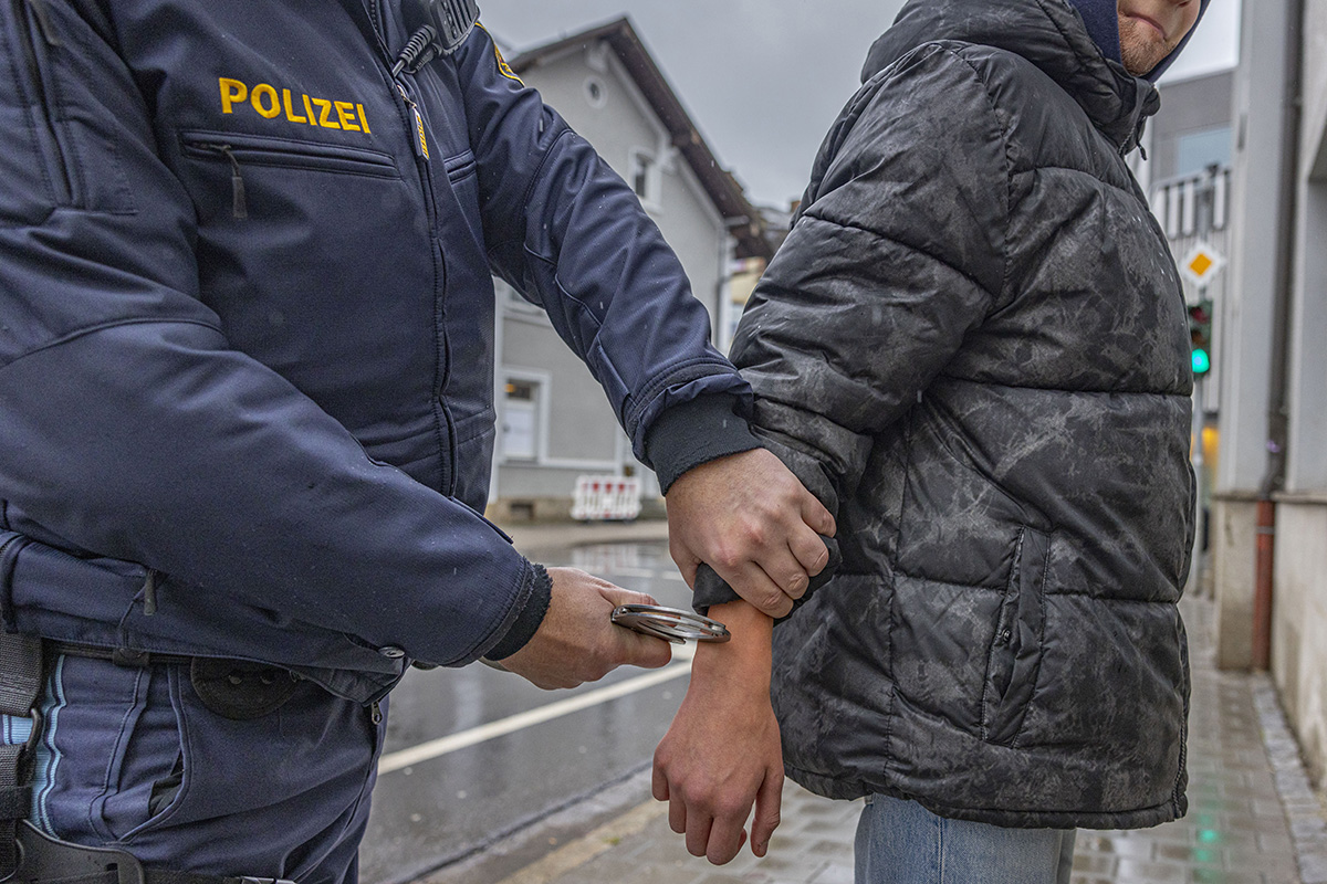 Kriminalpolizei zerschlägt Kokainnetzwerk in Weiden und Neustadt: Fünf Festnahmen
