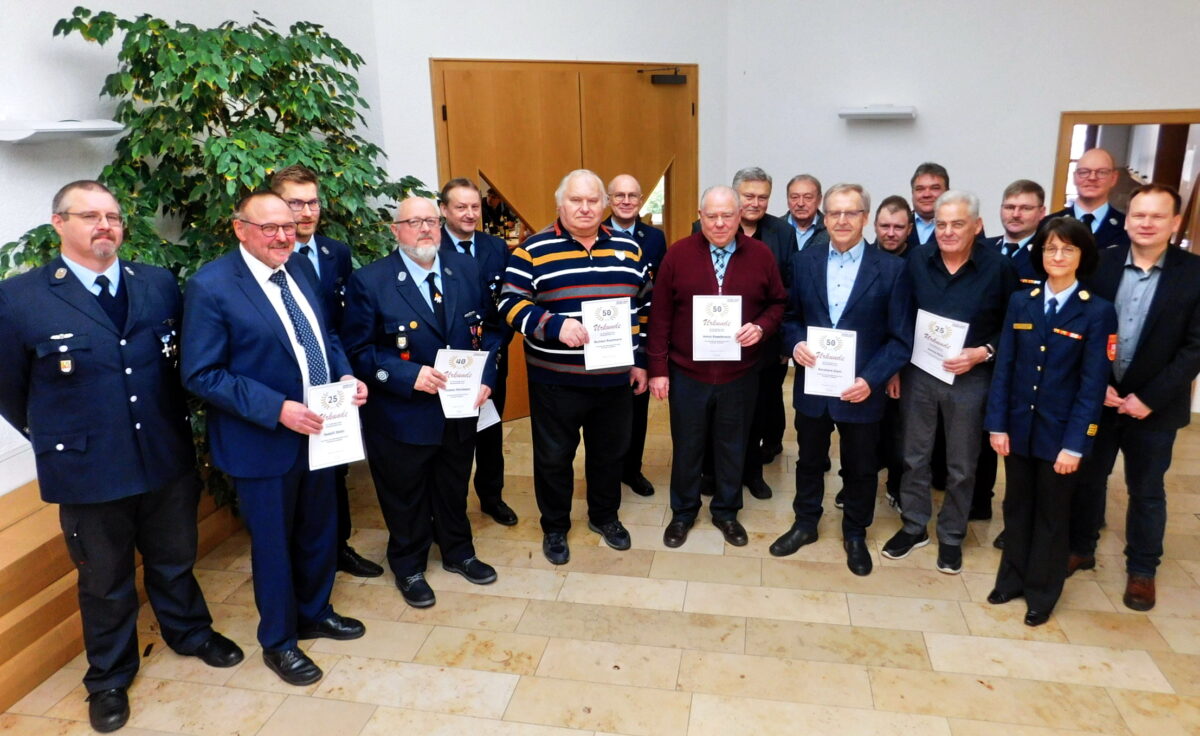 Feuerwehr Kirchenlaibach ehrt verdiente Mitglieder und blickt positiv in die Zukunft