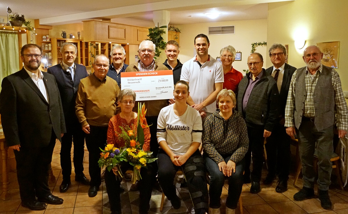 Rekordsumme: Waldweihnacht spendet 27.000 Euro an Kinderkrebshilfe