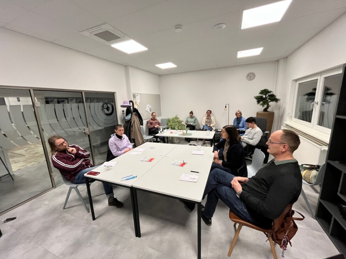 Spannende Debatten beim zweiten Treffen des Debattierclubs im Coworking Kemnath