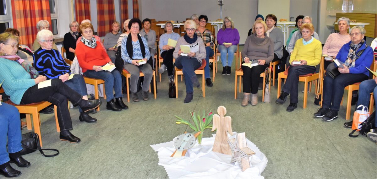 Andacht des Frauenbunds: Neue Jahr wie ein leeres Blatt Papier
