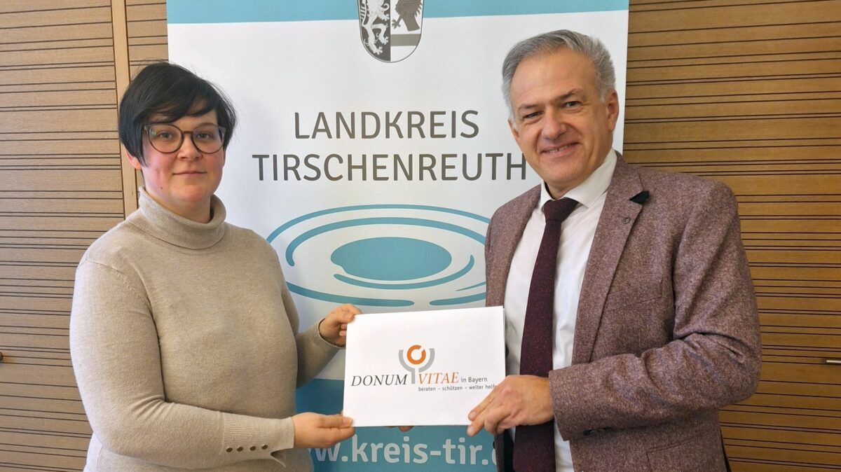 Große Freude bei Donum Vitae: Landrat überreicht Spende