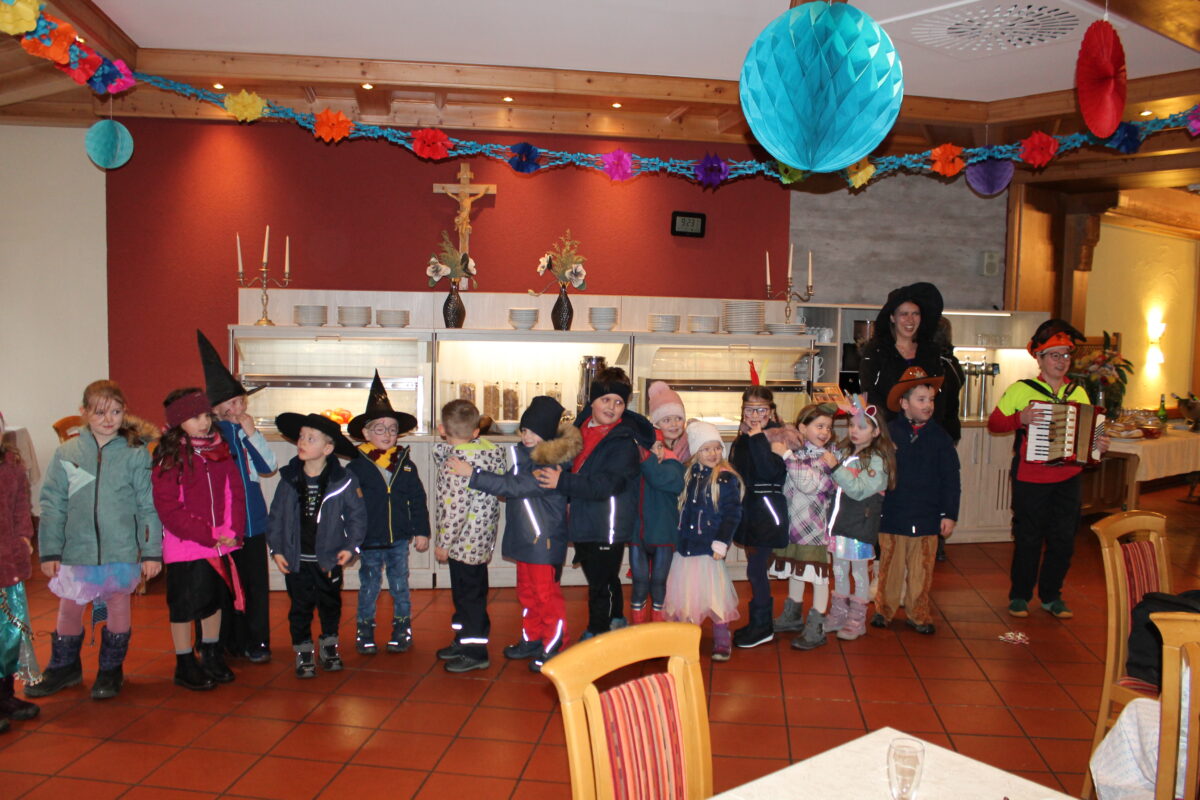 Faschingsstimmung im Kinderhaus „St. Martin“ in Tännesberg
