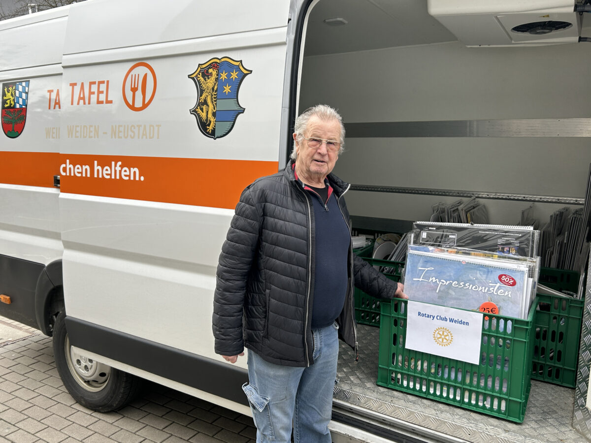Rotary Club Weiden organisiert wieder Kalenderspende für die Weidener Tafel