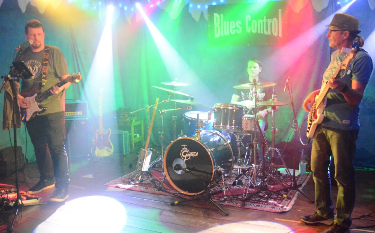 „Blues Control“ auf der „Live Stage“