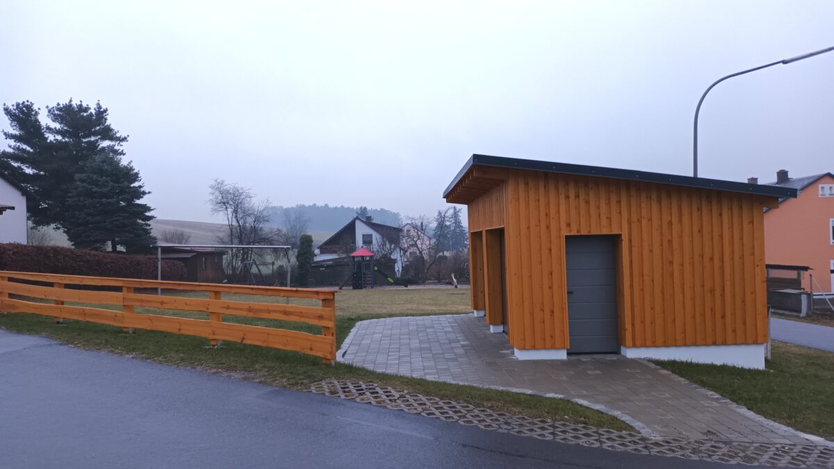 Feuerwehr Feilersdorf: in Eigenleistung Spielplatz erneuert