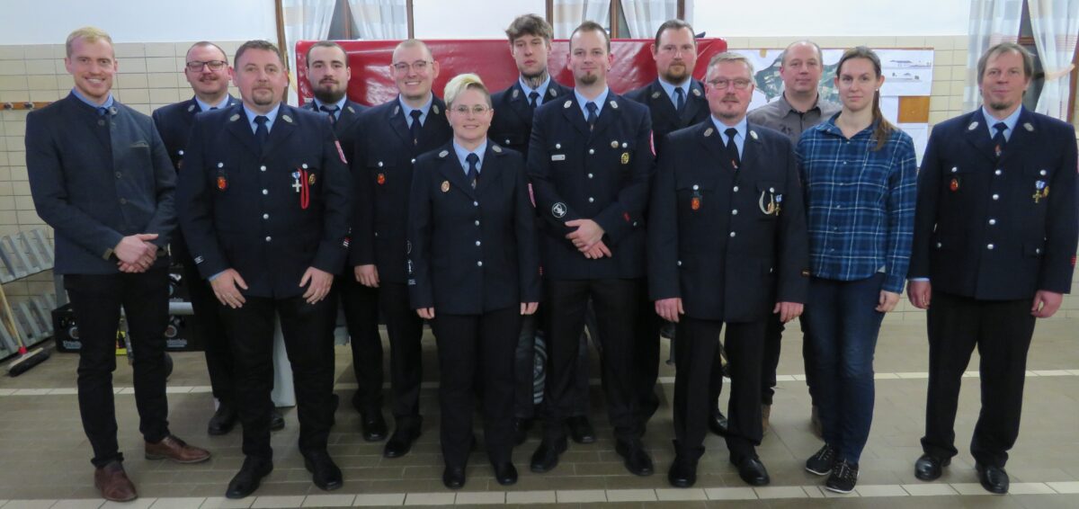 Vater und Sohn führen Feuerwehr Lanz