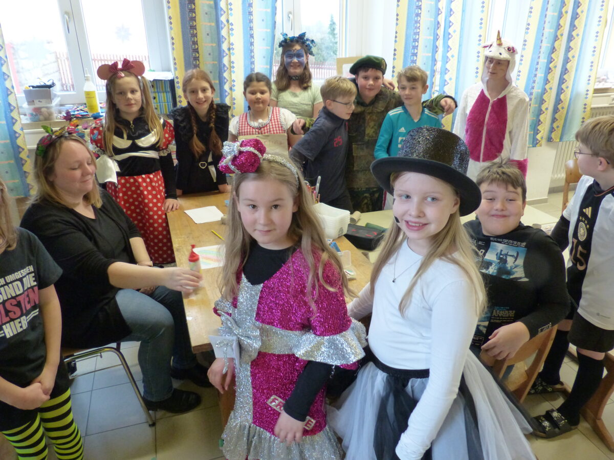 Faschingsfeier an der Grundschule Leuchtenberg macht Schule zum Erlebnis