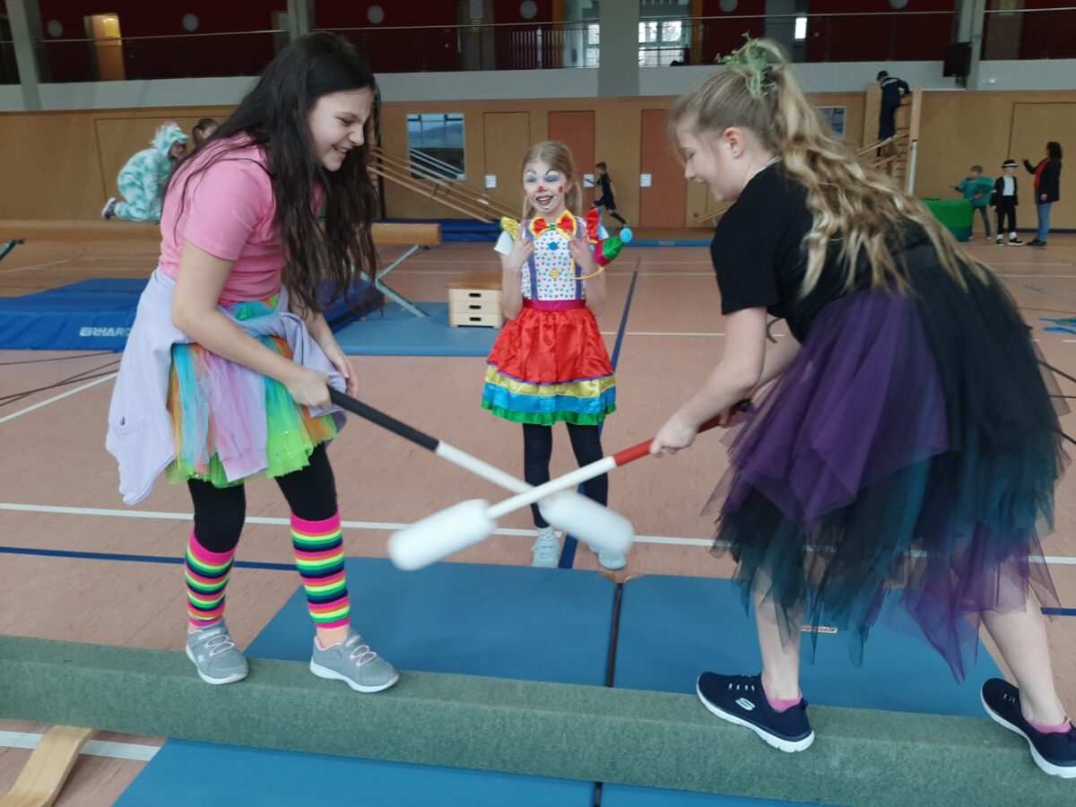 Alaaf und Helau! Faschingsturnen in der Grundschule Erbendorf