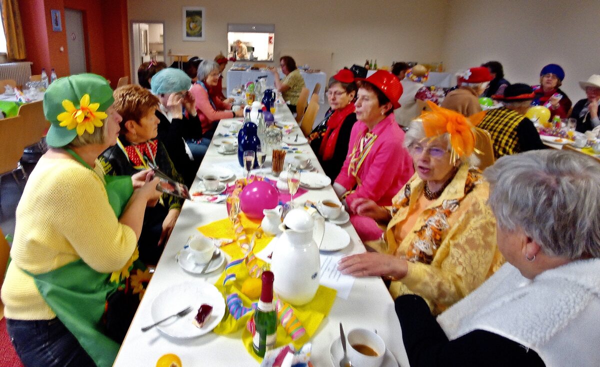 Frauenbund Schirmitz feiert ausgelassen Weiberfasching