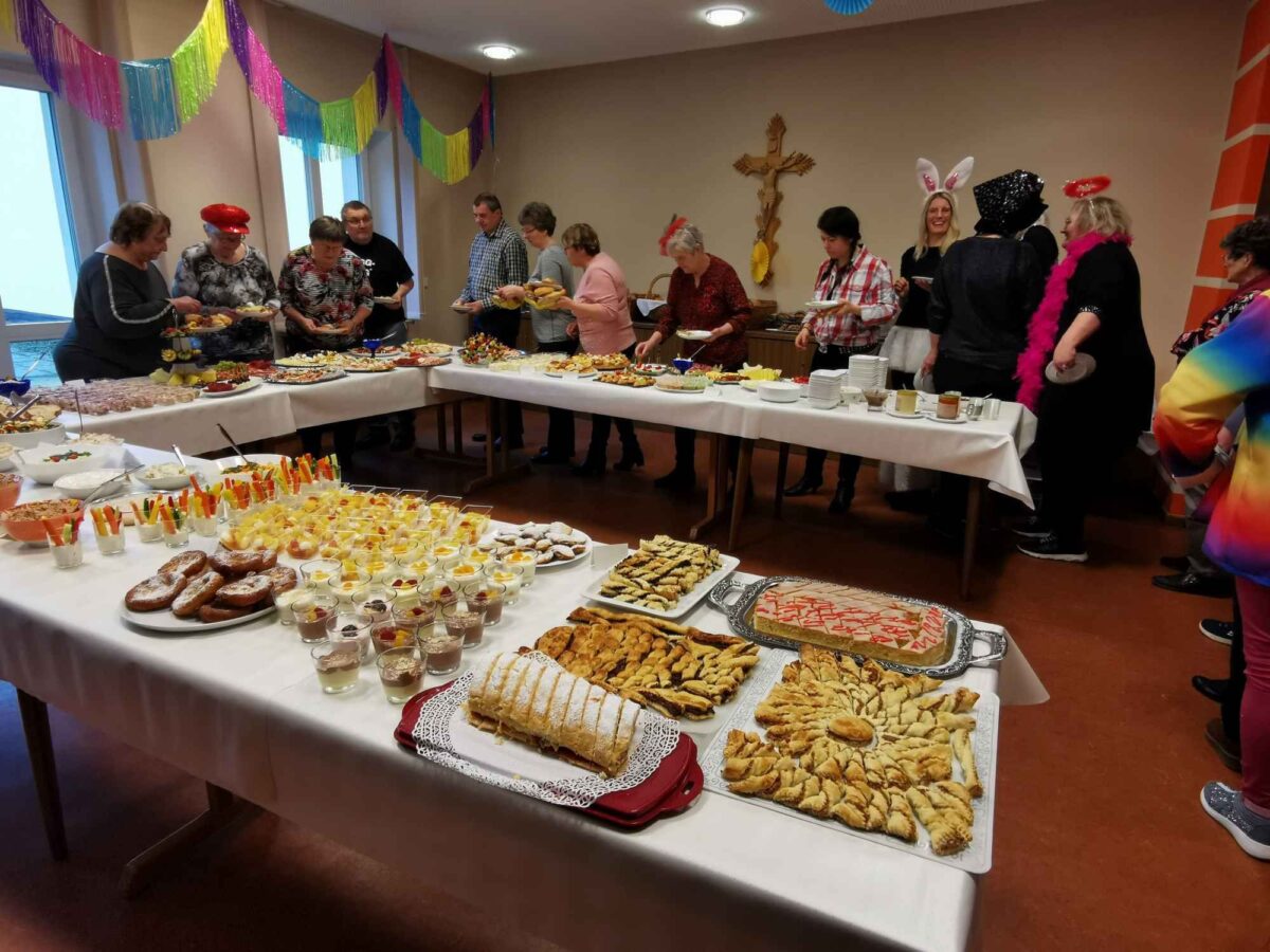 Fünf-Sterne-Faschingsfrühstück lockt 110 Gäste in Eslarn